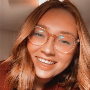 Meet your Posher, Carrie